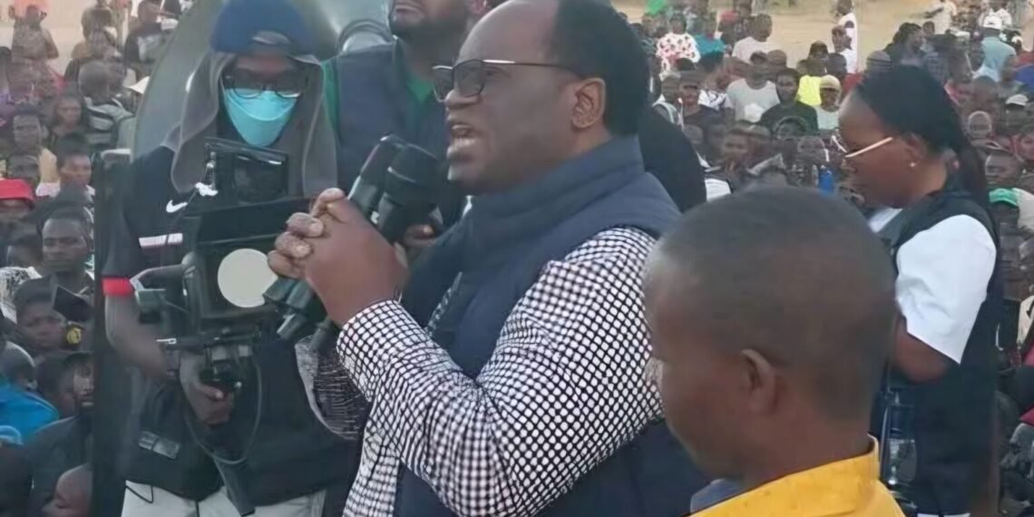 Mundubile wins hearts of Nyimba, Katete farmers, youth