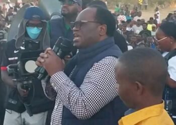 Mundubile wins hearts of Nyimba, Katete farmers, youth
